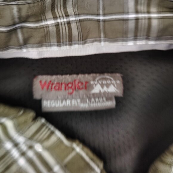 Wrangler Regular Fit Pearl Snap Shirt Mens sz L Green Plaid Western - Picture 3 of 9